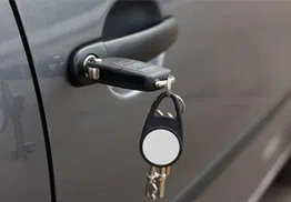 Lock And Locksmith In Long Beach Long Beach, CA 562-567-6815 - 14a-Car-unlock